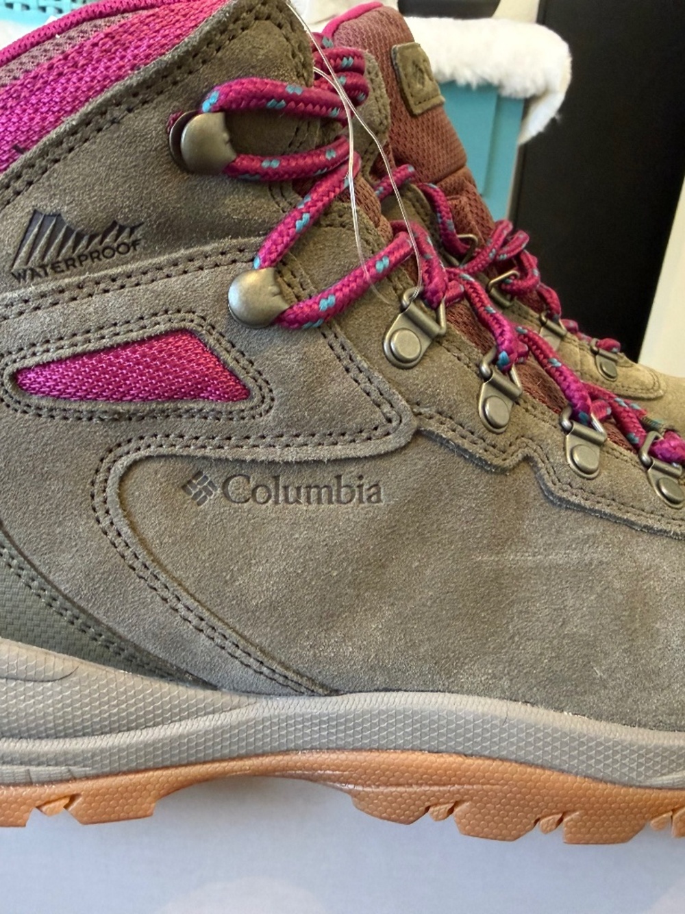 Columbia Waterproof Hiking Boots Green Pink Women’s Size 10 BL4552